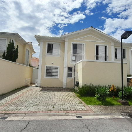 Casa à venda com 3 quartos, sendo 1 suíte, no condomínio Residencial Jardins, São Bernardo do Campo - SP