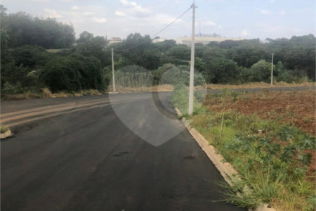 Terreno no Parque dos Pássaros .