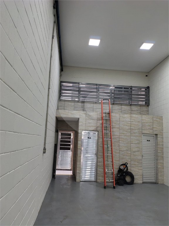 Salão para alugar em Vila Nova Bonsucesso, Guarulhos, SP
