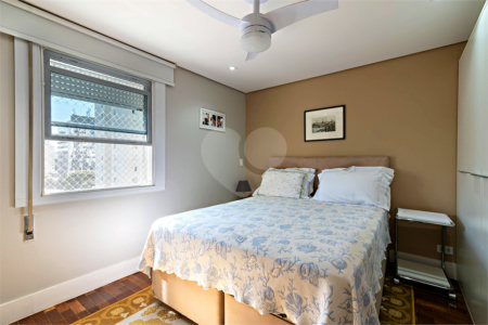 Apartamento à venda com 3 quartos, sendo 1 suíte, em Alto da Boa Vista, São Paulo, SP