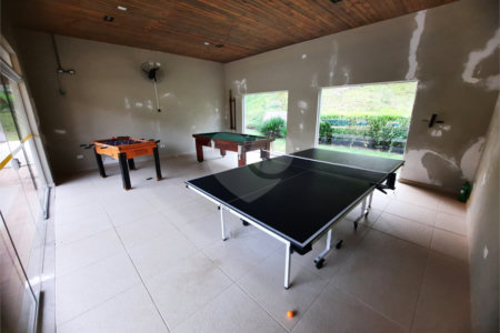 Casa à venda com 3 suítes no condomínio Ecovillagio, São Roque - SP