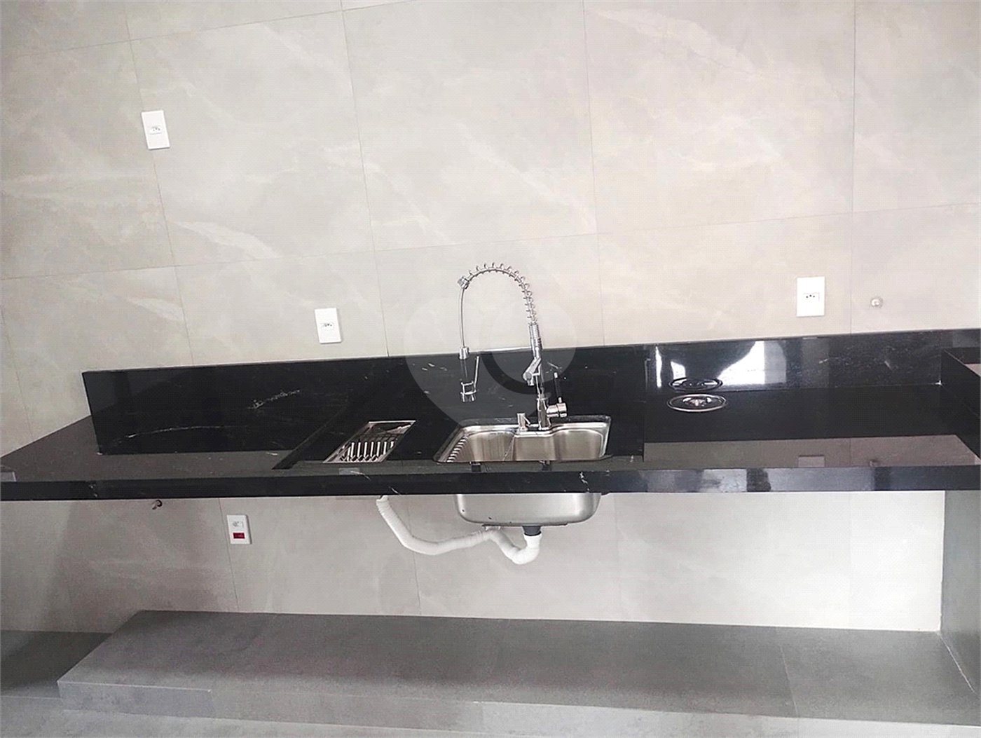 Casa à venda com 3 quartos, sendo 1 suíte,  no condomínio Horto Florestal Villagio, Sorocaba - SP