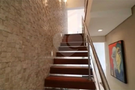 Casa à venda com 5 suítes no condomínio Parque Arco Iris, Atibaia - SP