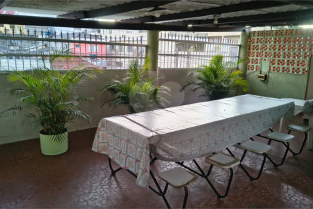 Terreno à venda com 6 quartos em Parque Peruche, São Paulo, SP