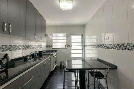 Casa para alugar com 3 quartos, sendo 1 suíte, em Vila Anglo Brasileira, São Paulo, SP