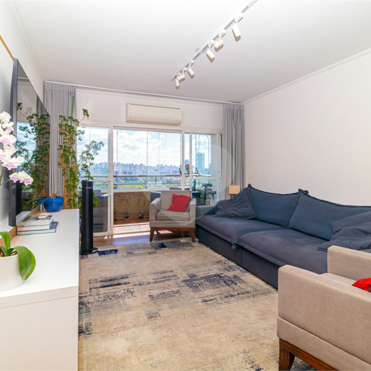 Apartamento à venda com 3 quartos, sendo 1 suíte,  em Alto da Boa Vista, São Paulo, SP