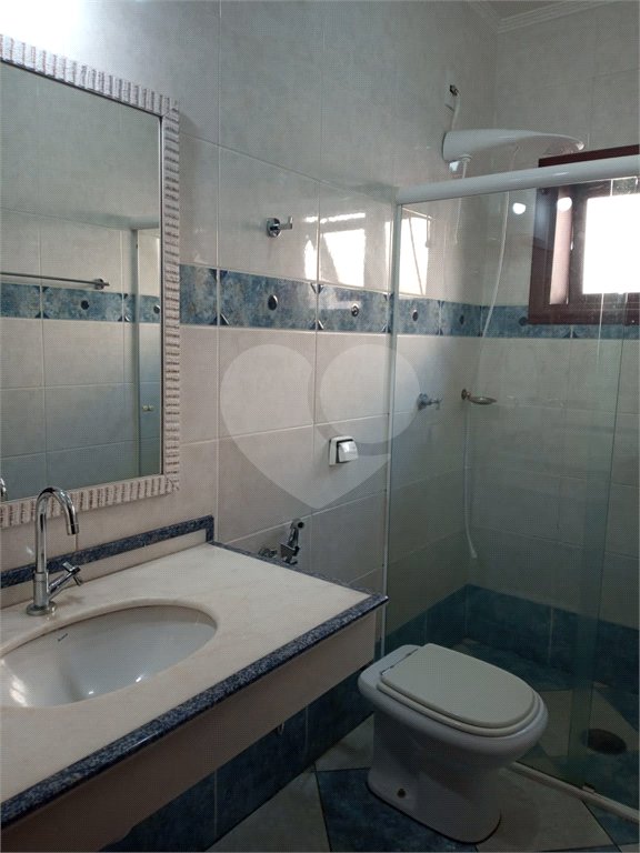 Casa à venda ou para alugar com 3 quartos, sendo 1 suíte, no condomínio Recanto Florido, Vinhedo - SP