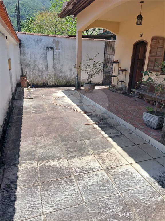 Casa à venda com 2 quartos, sendo 1 suíte,  em Vila Muriqui, Mangaratiba, RJ