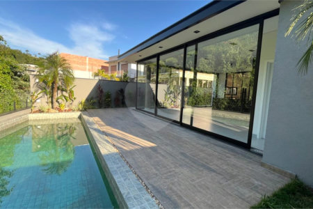 Casa à venda com 4 suítes no condomínio Residencial Granville, Atibaia - SP