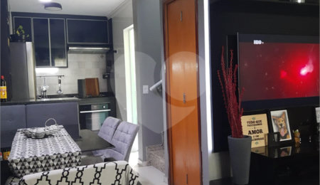 Casa à venda com 2 suítes no condomínio Residencial Poncet, São Paulo - SP