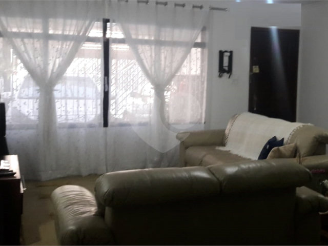 Sobrado à venda com 3 quartos em Parada Inglesa, São Paulo, SP