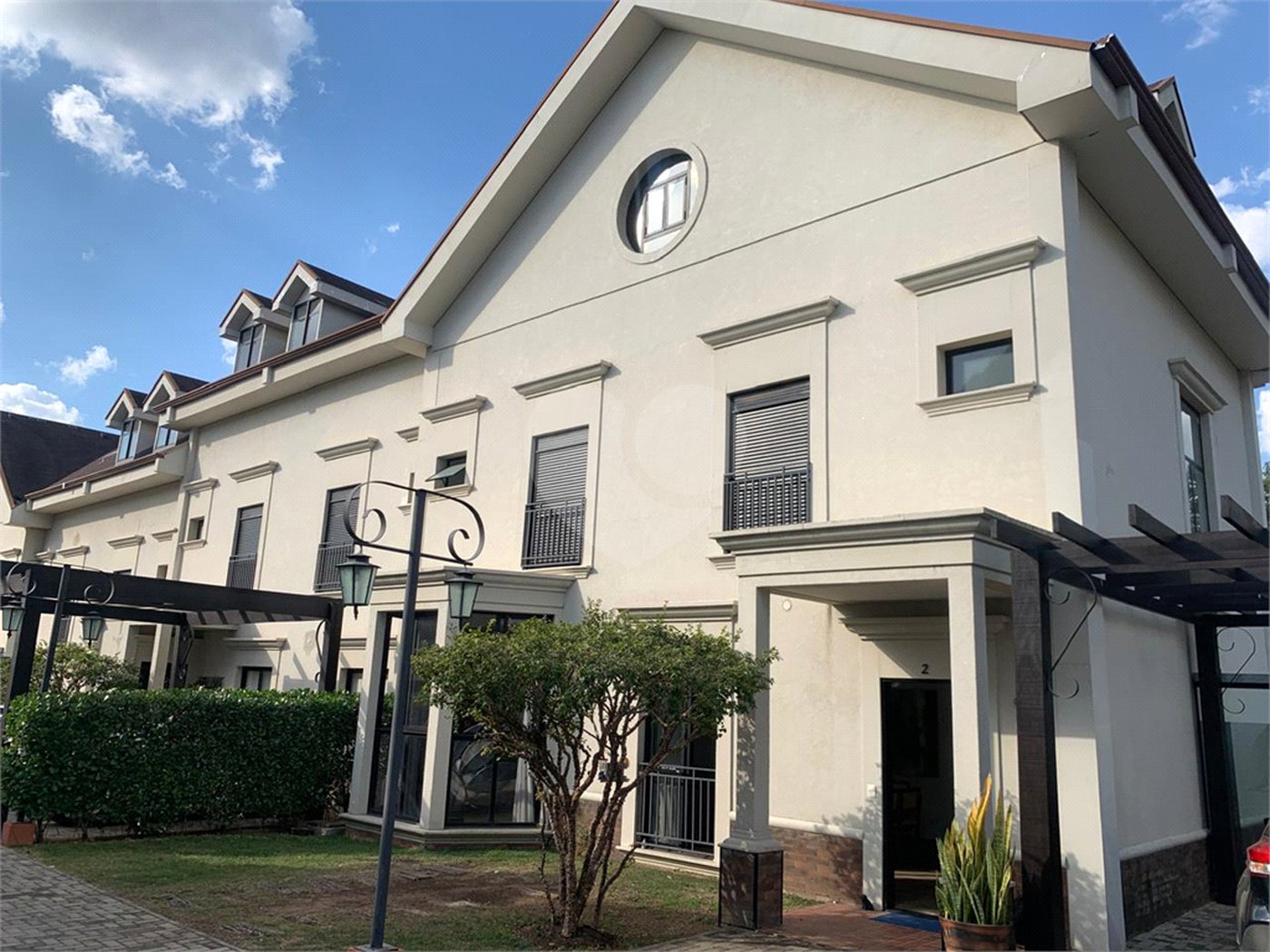 Casa à venda com 4 suítes no condomínio Vila Inglesa, Atibaia - SP