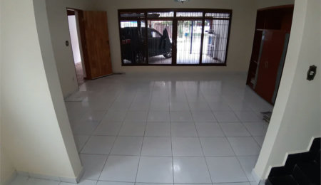 Sobrado à venda com 4 quartos, sendo 1 suíte, em Vila Gomes, São Paulo, SP