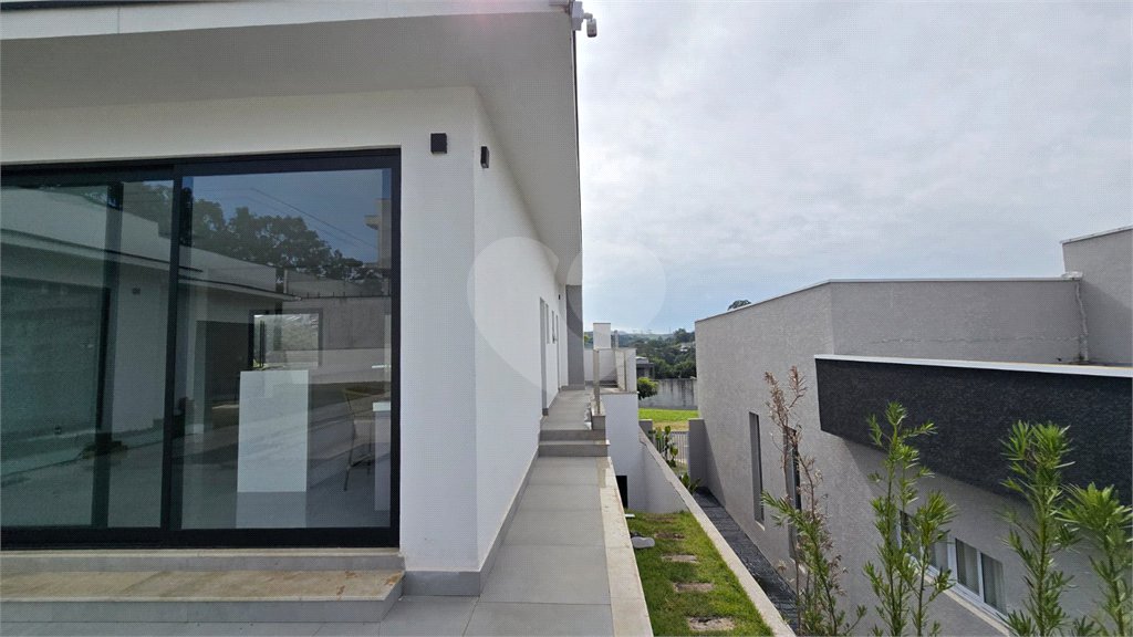 Casa à venda ou para alugar com 5 quartos, sendo 4 suítes,  no condomínio Equilibrium, Atibaia - SP