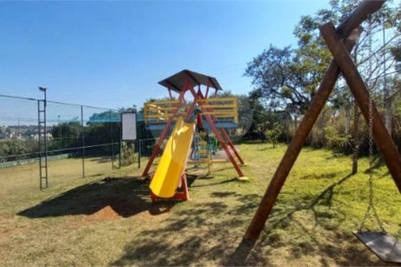 Terreno à venda no condomínio Bosque dos Cambarás, Valinhos - SP
