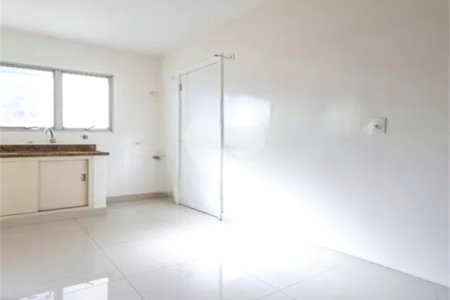 Apartamento à venda com 3 quartos, sendo 1 suíte,  em Cerqueira César, São Paulo, SP