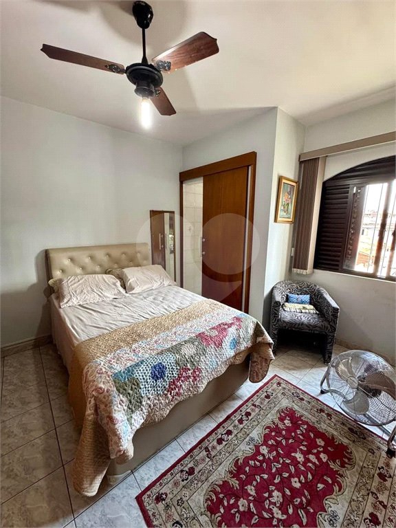 Sobrado à venda com 4 quartos, sendo 1 suíte,  em Vila Cleonice, São Paulo, SP