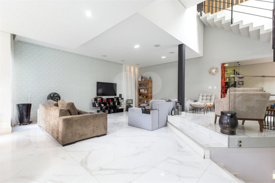 Casa à venda com 4 suítes no condomínio Villa Castanheira, São Paulo - SP