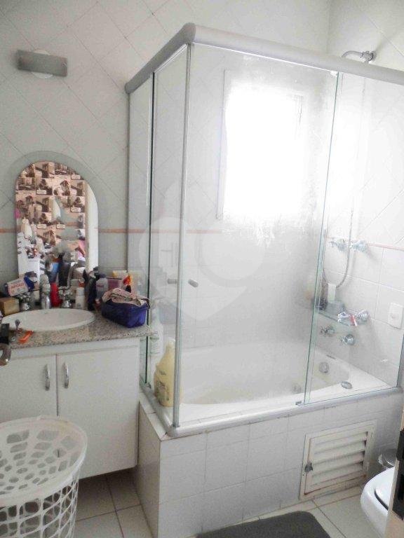 Sobrado à venda com 5 quartos, sendo 3 suítes, em Interlagos, São Paulo, SP