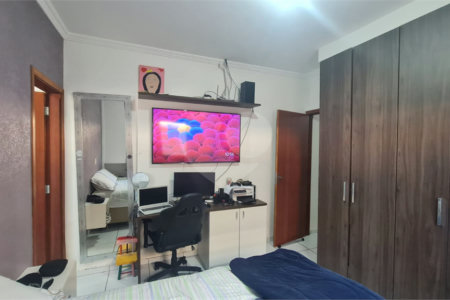 Casa à venda com 3 quartos, sendo 1 suíte, em Vila Carolina, Itapetininga, SP