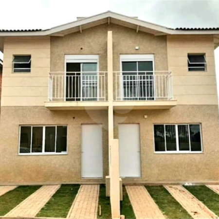 Casa à venda com 3 quartos, sendo 1 suíte,  no condomínio Villagio Imperiale, Louveira - SP