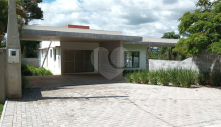 Casa à venda com 4 suítes no condomínio Estância Marambaia, Vinhedo - SP