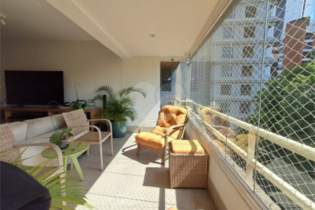 Imóvel de 226m² exclusivo com sala ampla 4 quartos, 2 suítes, 4 vagas Higienópolis
