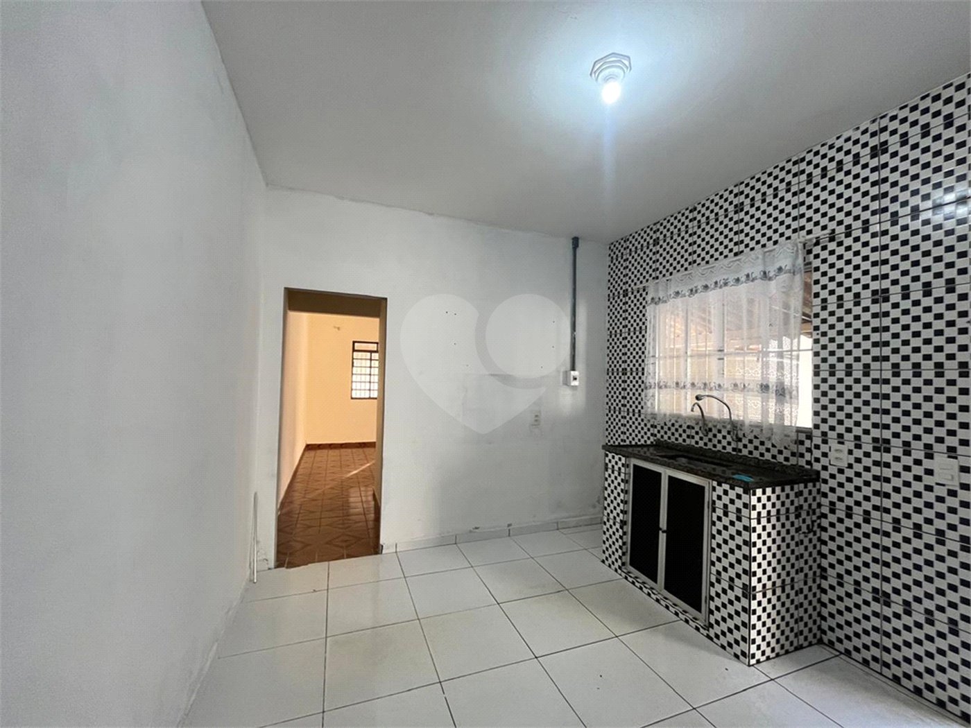 Casa à venda com 1 suíte em Vila Carolina, Itapetininga, SP