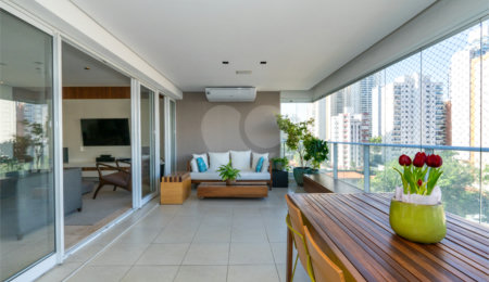 Apartamento à venda com 2 suítes em Brooklin, São Paulo, SP