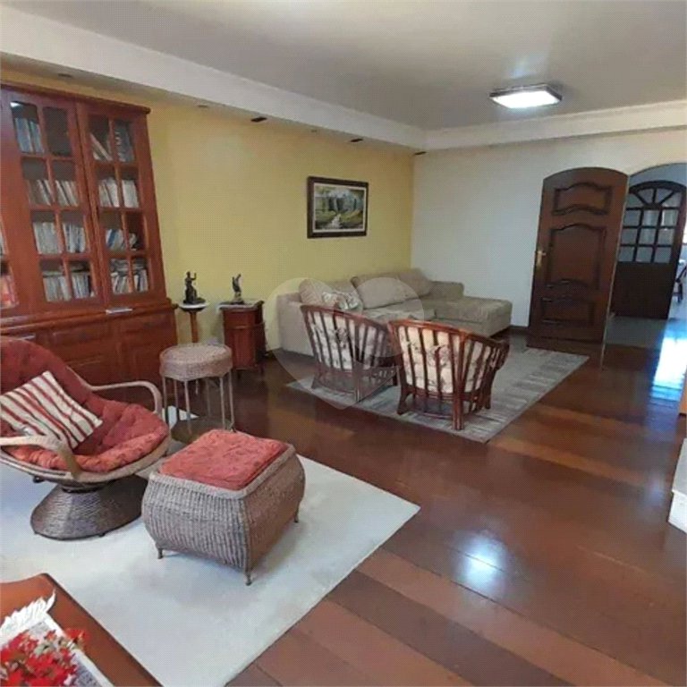 Sobrado à venda com 4 quartos, sendo 1 suíte, em Jardim Pinheiros, São Paulo, SP