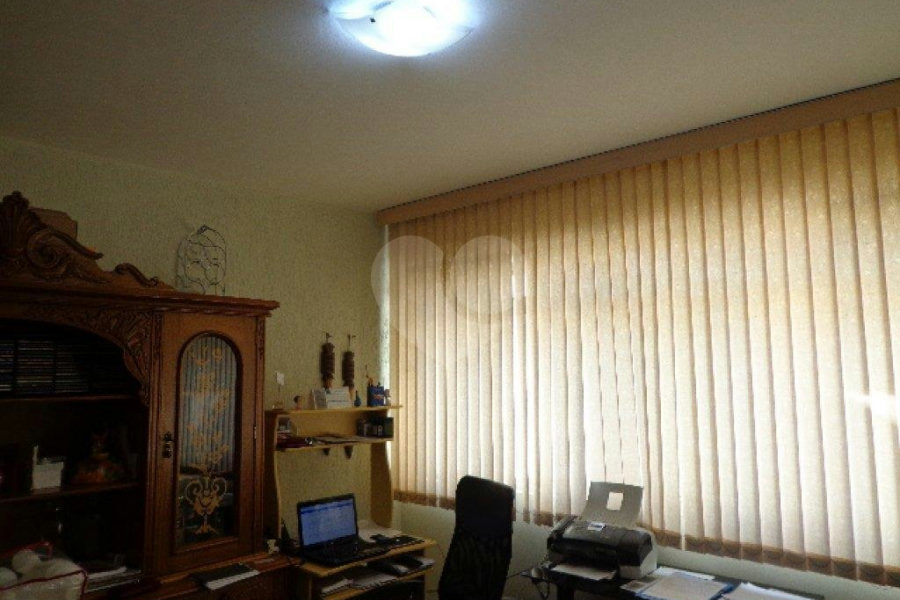 Sobrado à venda com 4 quartos, sendo 1 suíte, em Jardim Floresta, São Paulo, SP