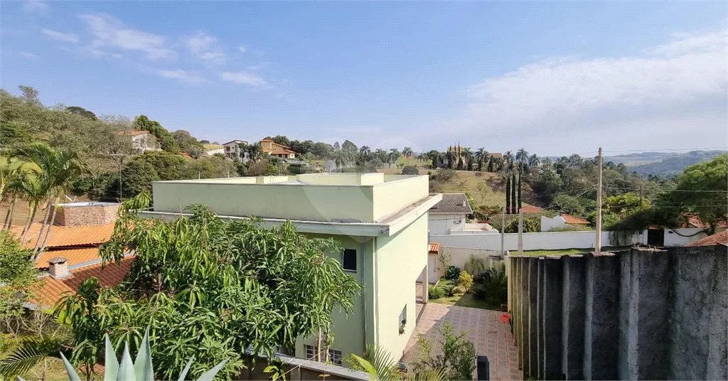 Casa à venda com 3 quartos, sendo 1 suíte, no condomínio Chácaras do Lago, Vinhedo - SP