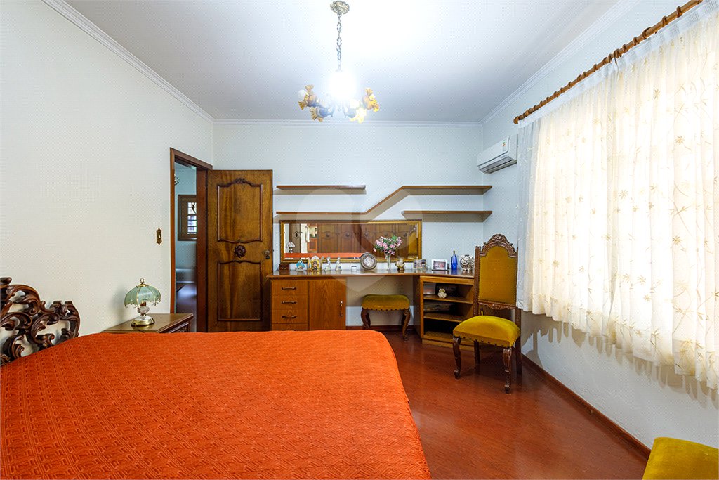 Casa à venda com 5 quartos, sendo 3 suítes, em Lapa, São Paulo, SP