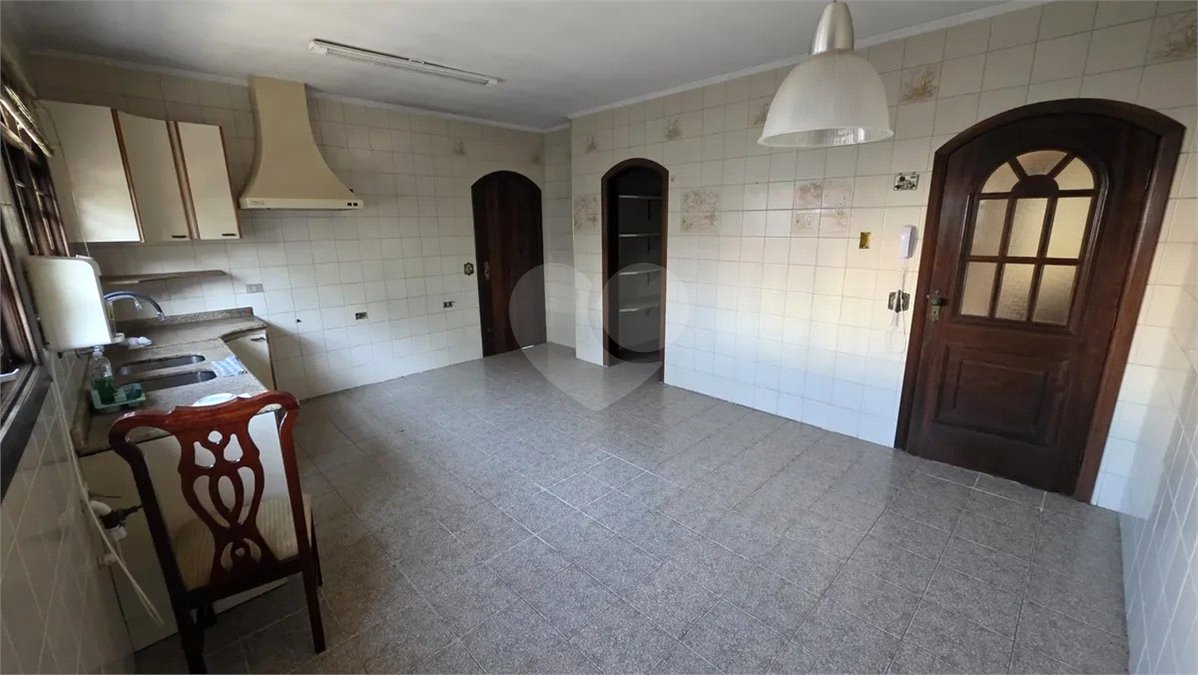 Sobrado à venda com 5 quartos, sendo 2 suítes, em Jardim do Mar, São Bernardo do Campo, SP