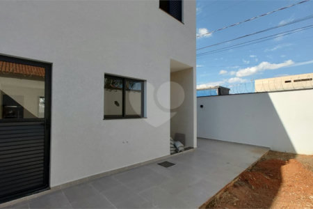 Casa de Vila à venda com 3 quartos, sendo 1 suíte,  em Éden, Sorocaba, SP