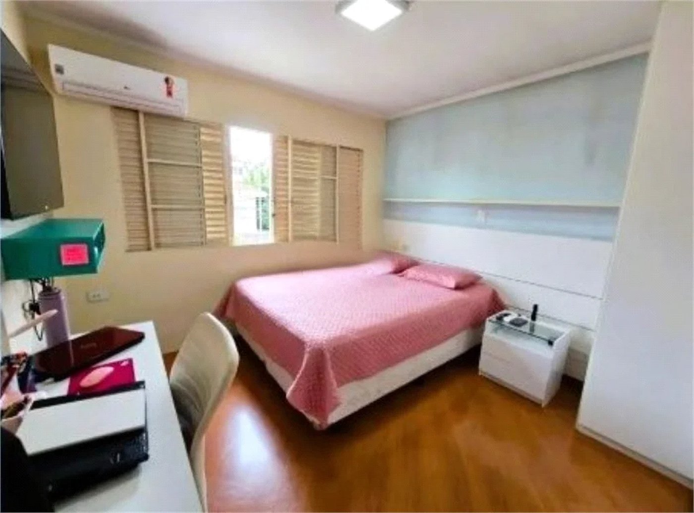 Sobrado à venda com 3 quartos, sendo 1 suíte, em Jardim Centenário, São Paulo, SP