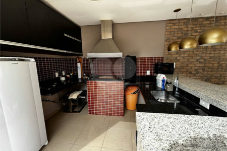 Casa à venda com 4 quartos, sendo 3 suítes,  em Vila Oliveira, Mogi das Cruzes, SP