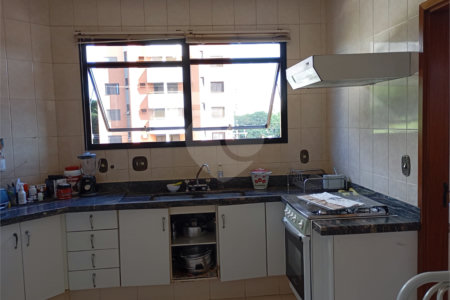 Apartamento à venda com 3 quartos, sendo 1 suíte, no Centro, Araraquara, SP