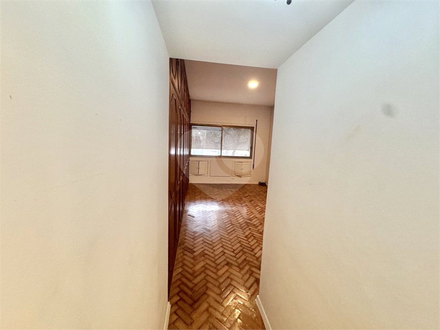 Apartamento à venda com 4 quartos, sendo 1 suíte, em Lagoa, Rio de Janeiro, RJ
