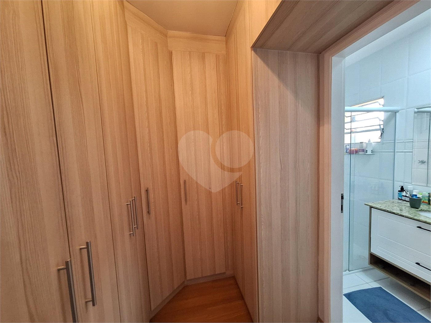 Casa à venda com 3 quartos, sendo 1 suíte, no condomínio Villaggio Tronchim, São Paulo - SP