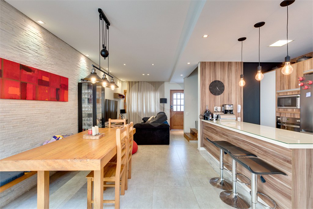 Casa à venda com 4 quartos, sendo 3 suítes, no condomínio Vila Hípica, São Paulo - SP