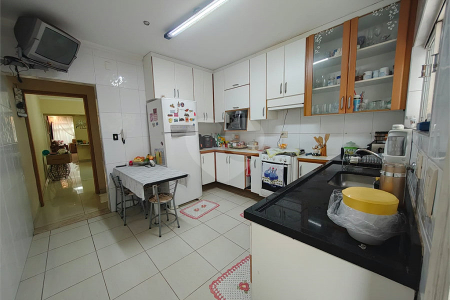 Sobrado à venda com 3 quartos, sendo 1 suíte,  em Tremembé, São Paulo, SP