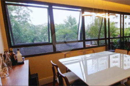 Apartamento à venda com 2 suítes em Jardim Londrina, São Paulo, SP