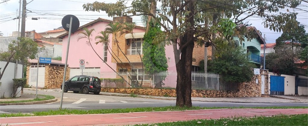 Sobrado à venda com 5 quartos, sendo 2 suítes, em Vila Trujillo, Sorocaba, SP