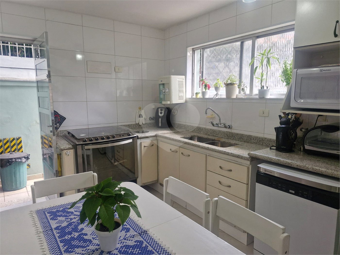 Casa à venda com 4 quartos, sendo 1 suíte, em Brooklin, São Paulo, SP