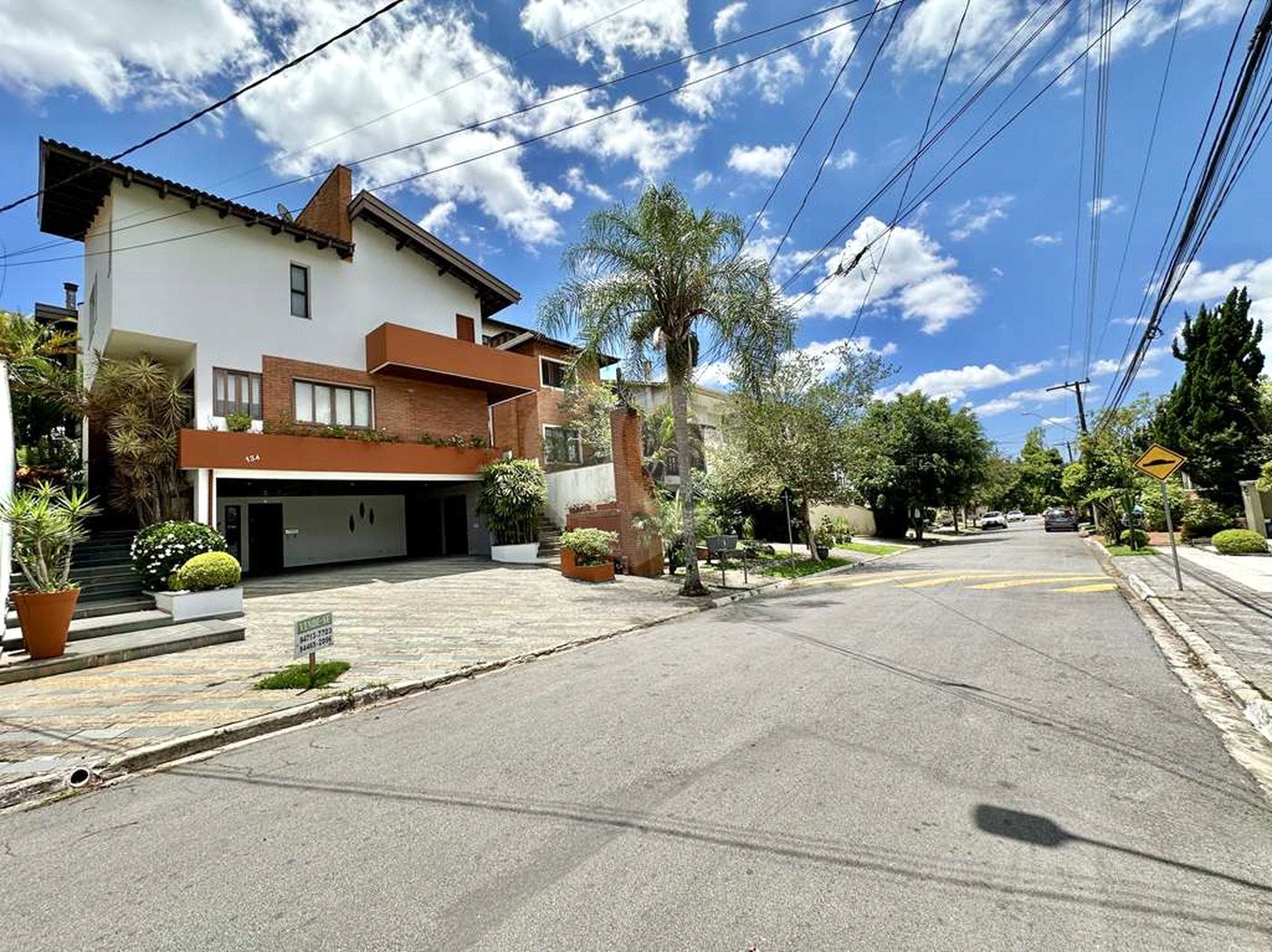 Casa à venda com 4 quartos, sendo 2 suítes,  no condomínio São Paulo Ii, Cotia - SP