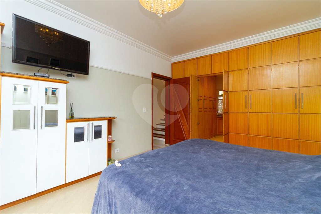 Casa à venda com 4 quartos, sendo 2 suítes, no condomínio Da Serra, São Paulo - SP