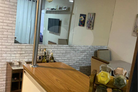 Apartamento à venda com 2 quartos, sendo 1 suíte,  em Jardim Carambeí, São Roque, SP