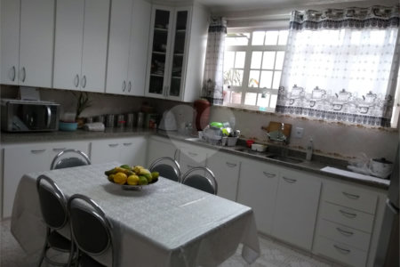 Sobrado à venda com 3 suítes em Jardim Realce, Suzano, SP