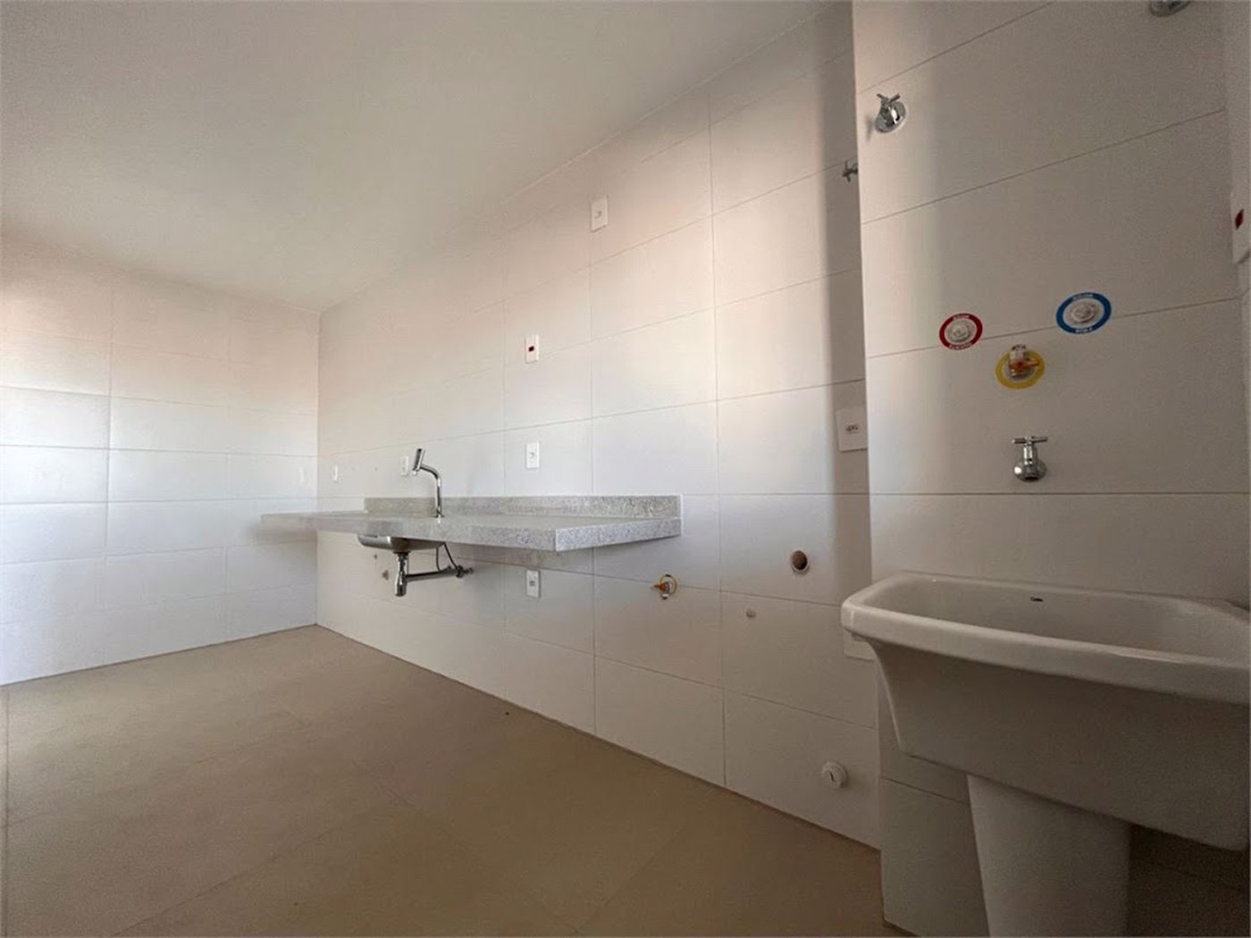 Apartamento com 2 dormitórios à venda, 82 m² por R$ 990.000,00 - Aparecida - Santos/SP